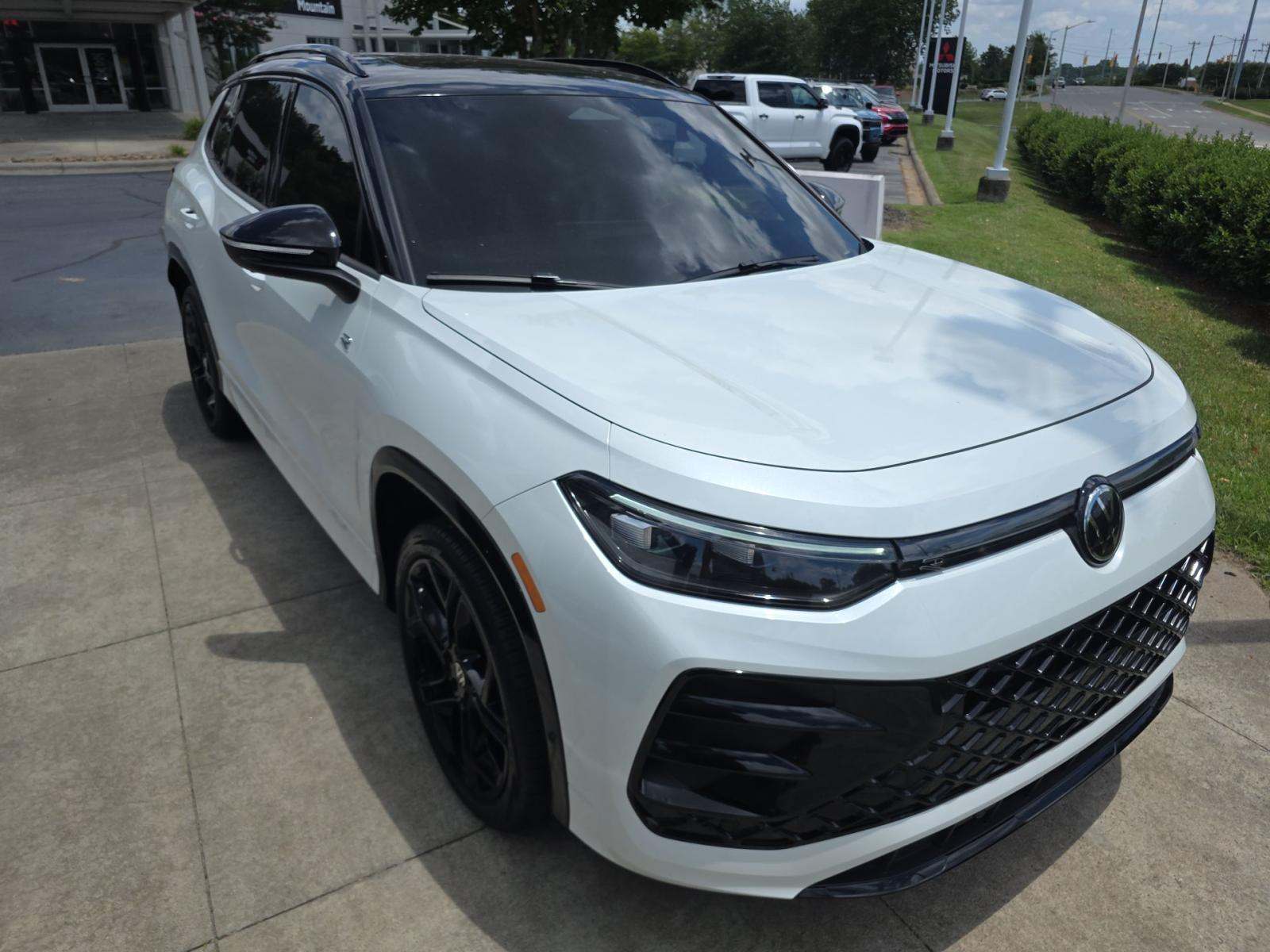 2025 Volkswagen Tiguan 2.0T SE R-Line Black AWD
