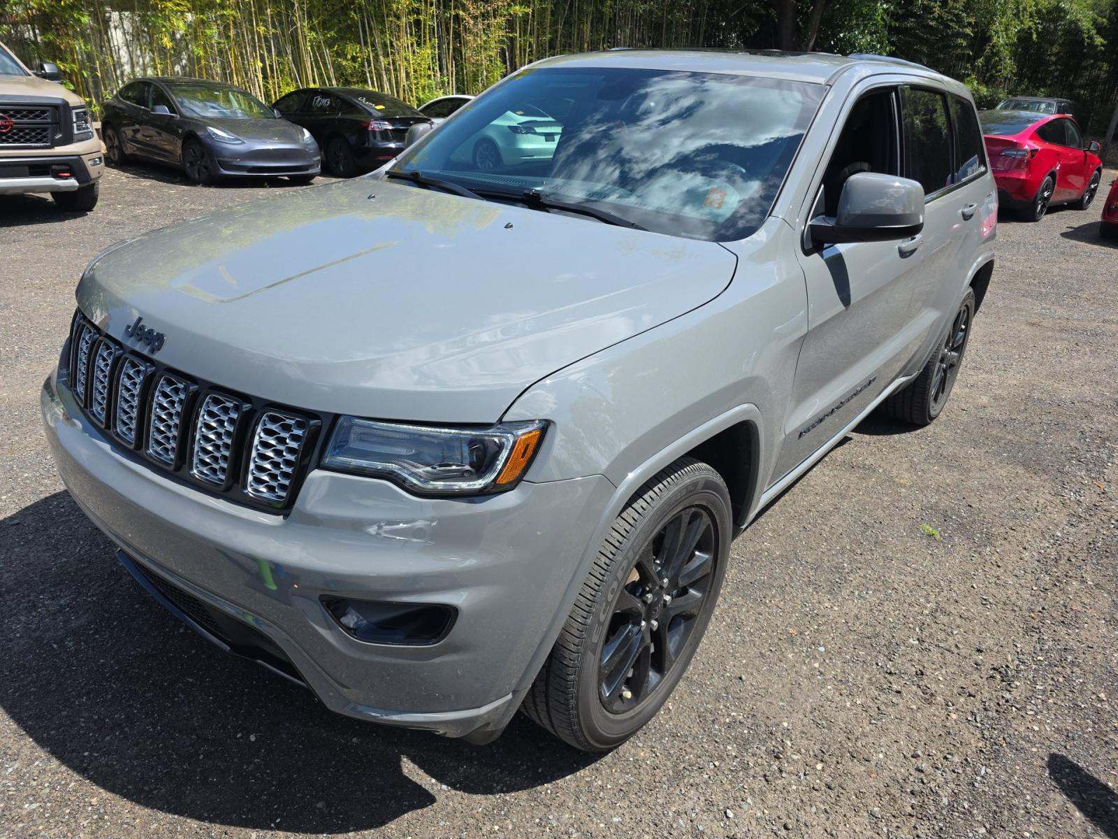 2022 Jeep Grand Cherokee Laredo X RWD