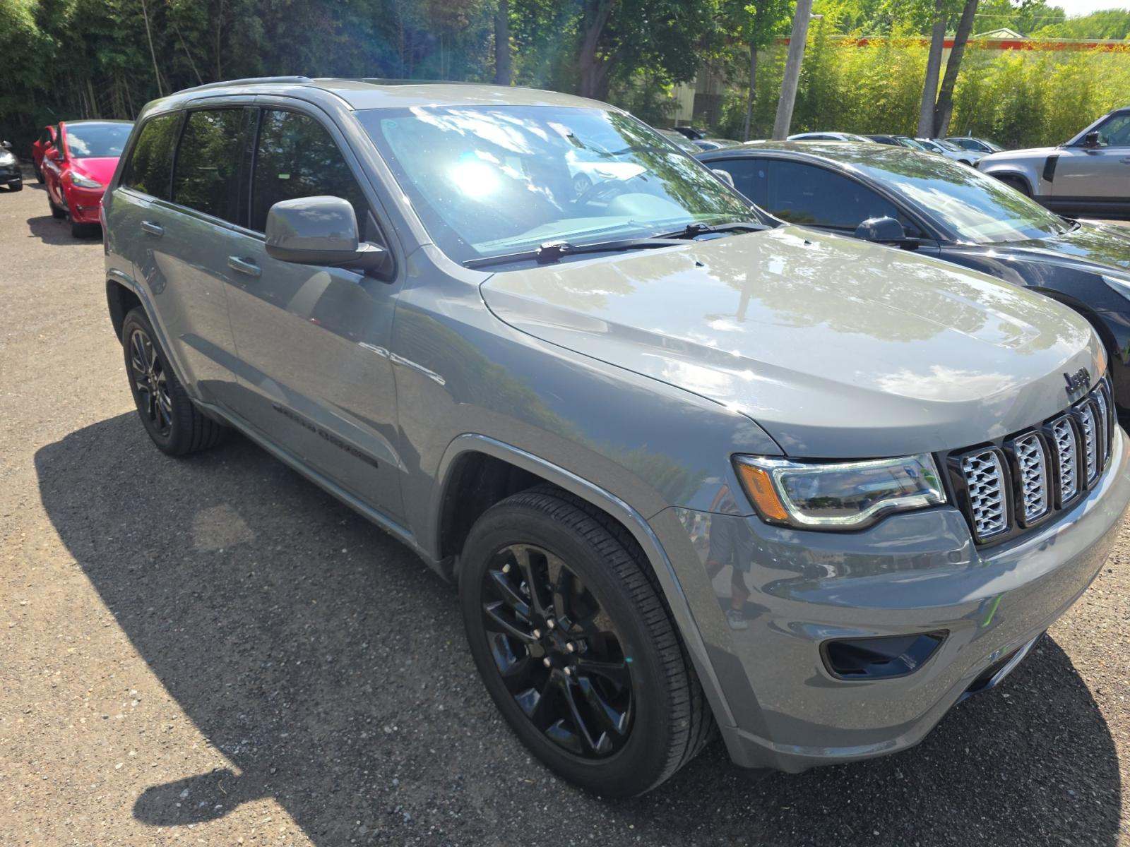 2022 Jeep Grand Cherokee Laredo X RWD