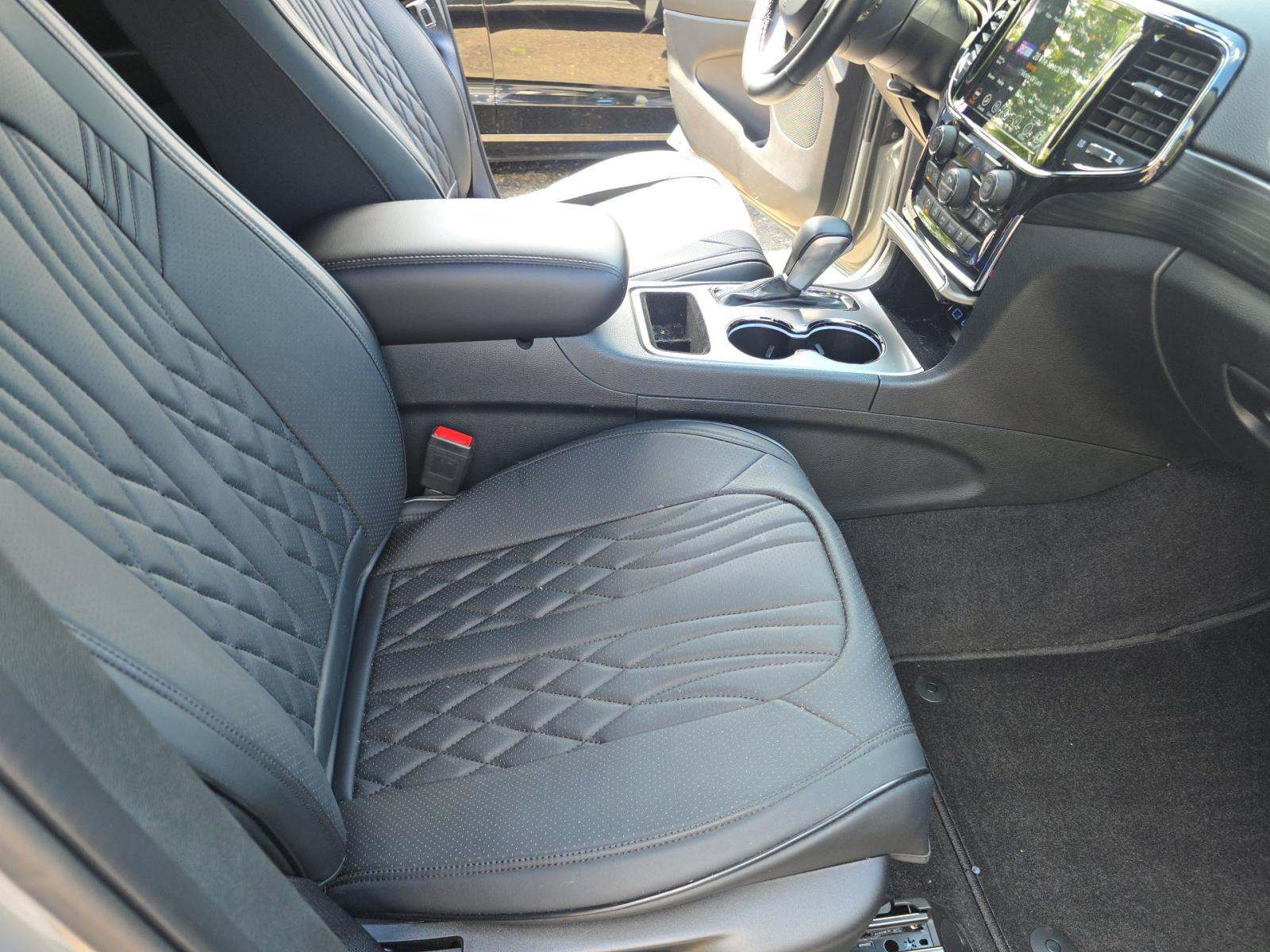 2022 Jeep Grand Cherokee Laredo X RWD