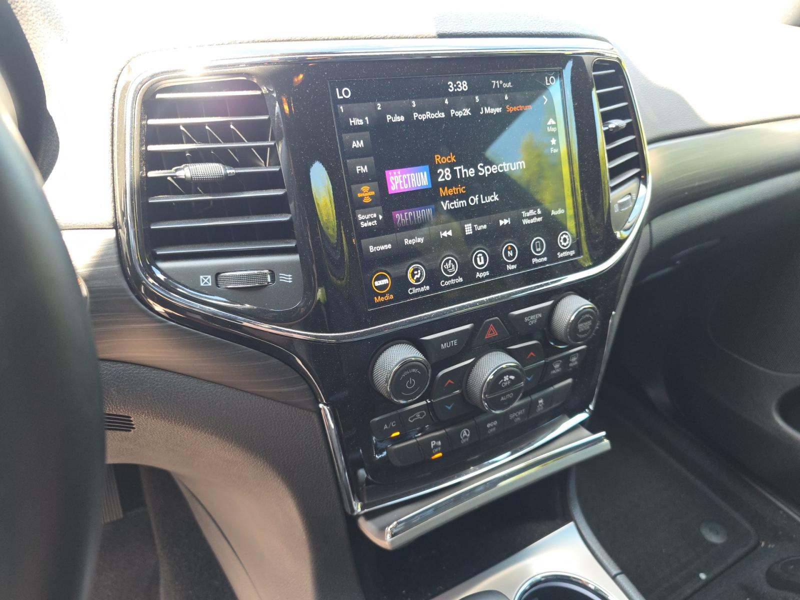 2022 Jeep Grand Cherokee Laredo X RWD