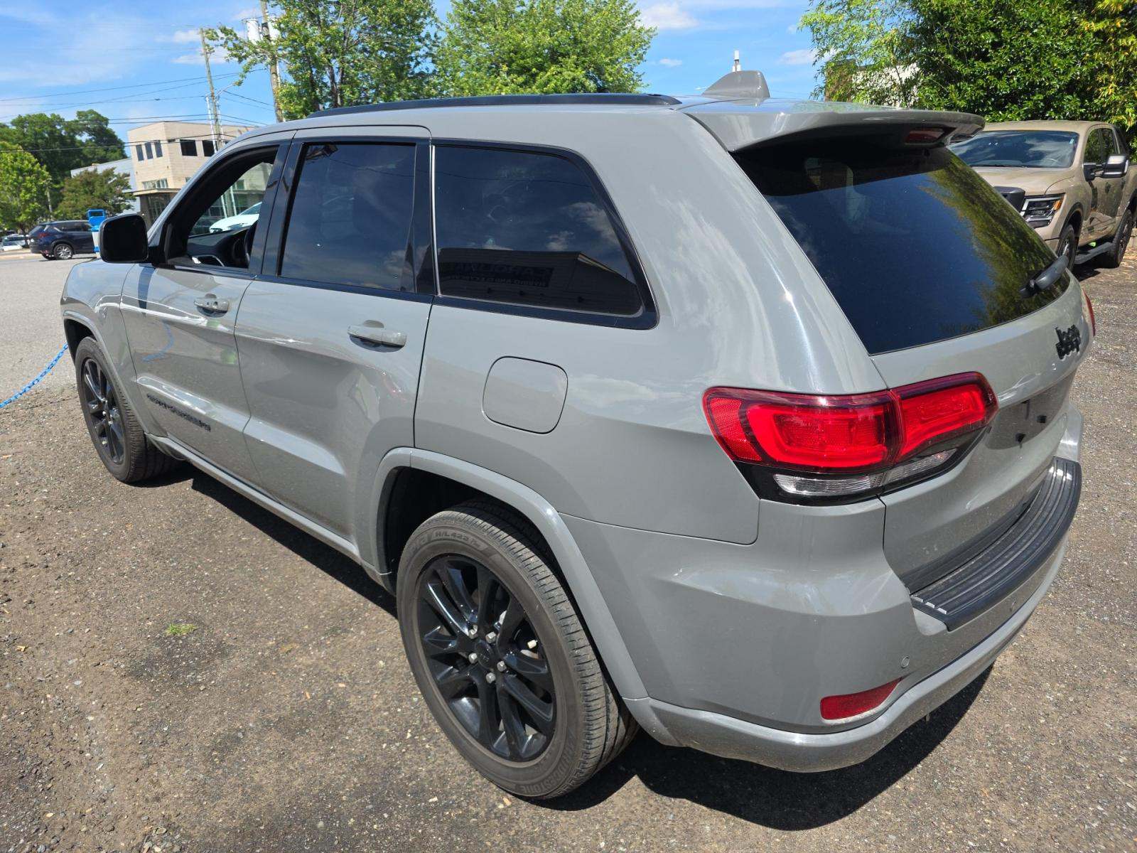 2022 Jeep Grand Cherokee Laredo X RWD