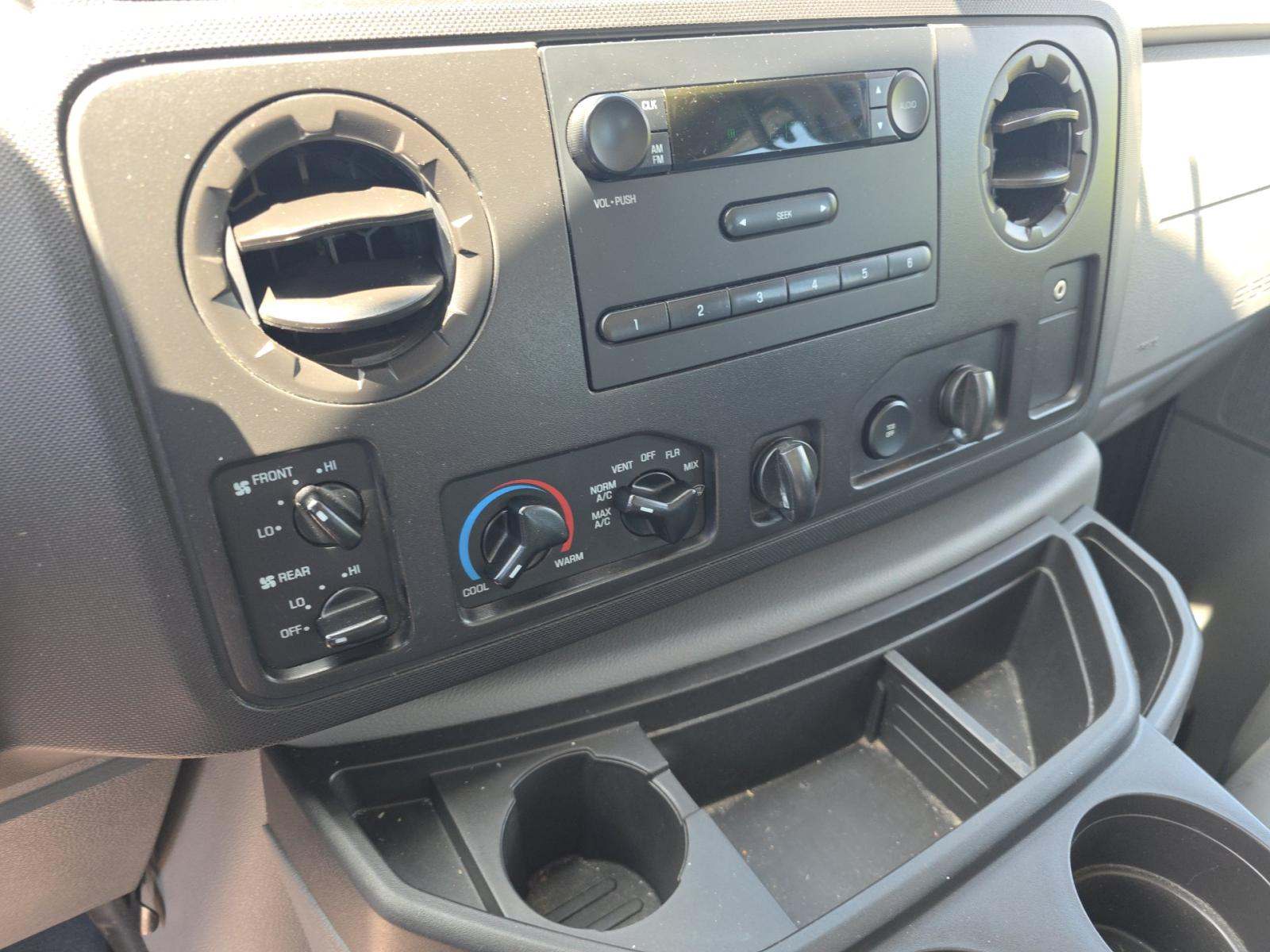 FORD E-350 - 9