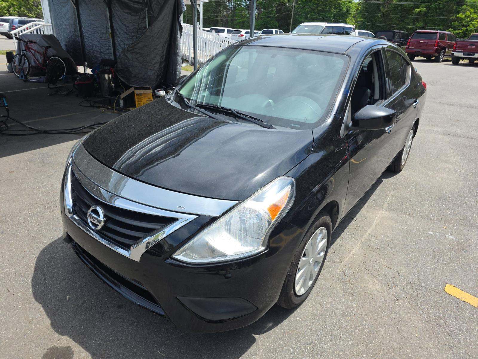 NISSAN VERSA - 1