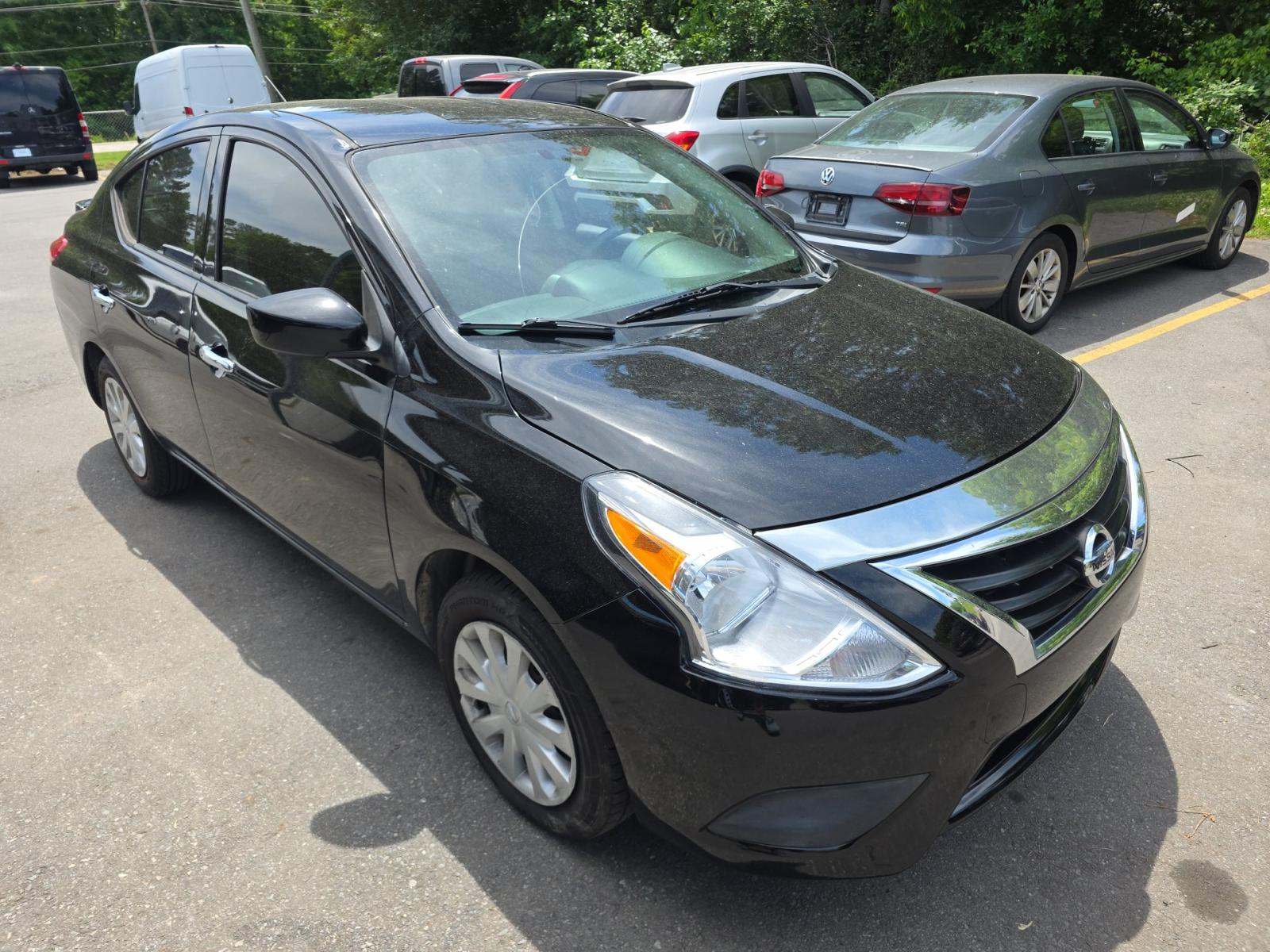 NISSAN VERSA - 4