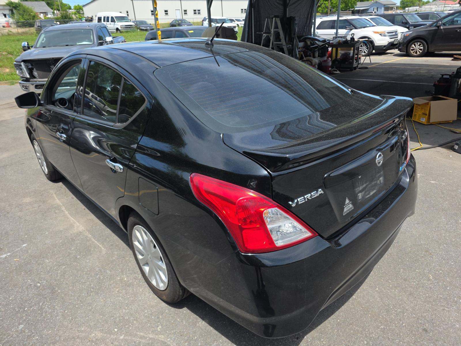 NISSAN VERSA - 2