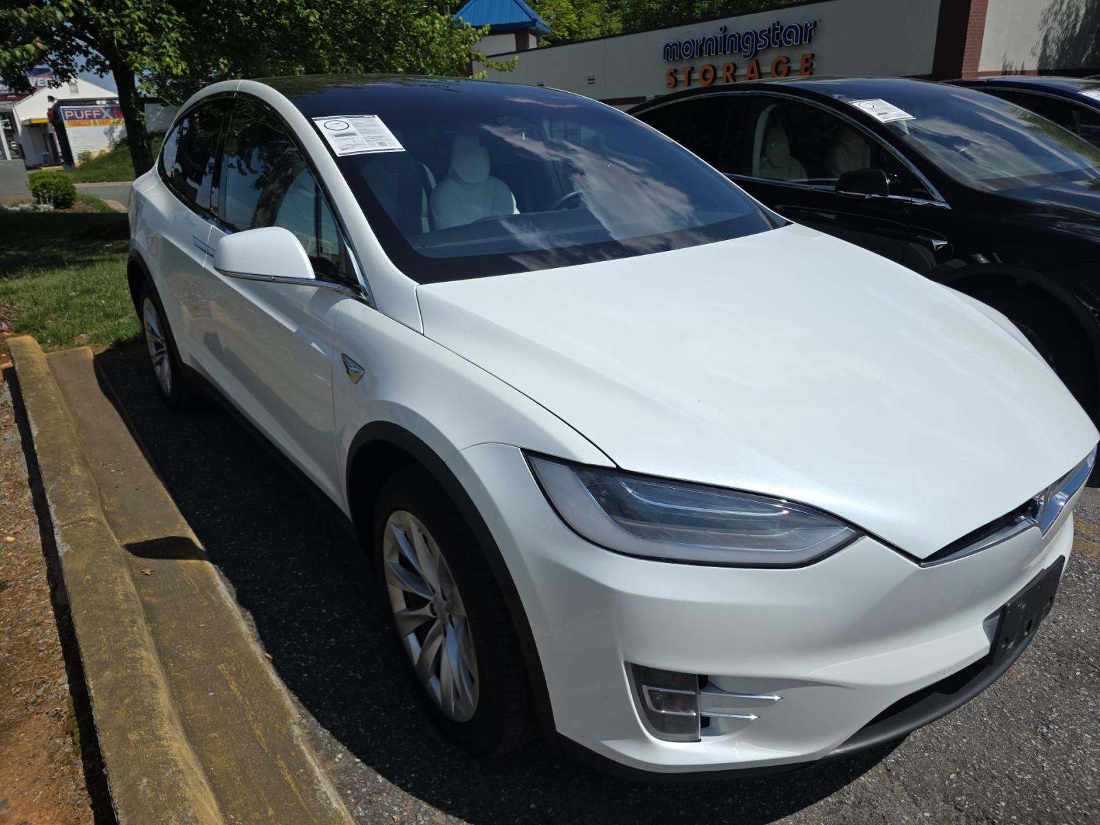 TESLA MODEL X - 4