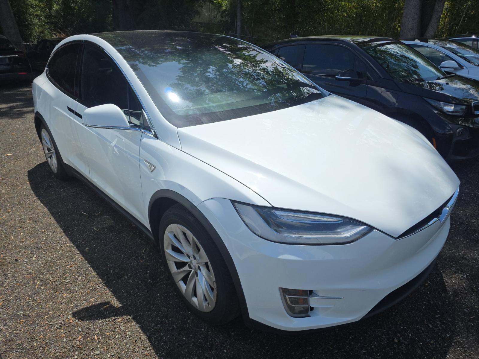 TESLA MODEL X - 4