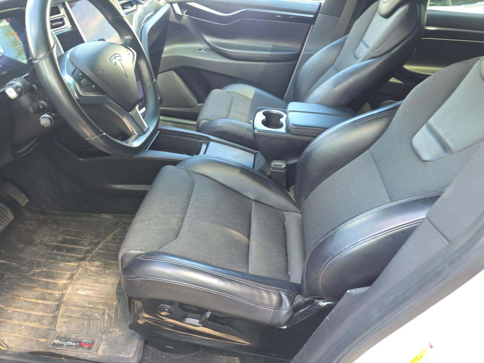 TESLA MODEL X - 6