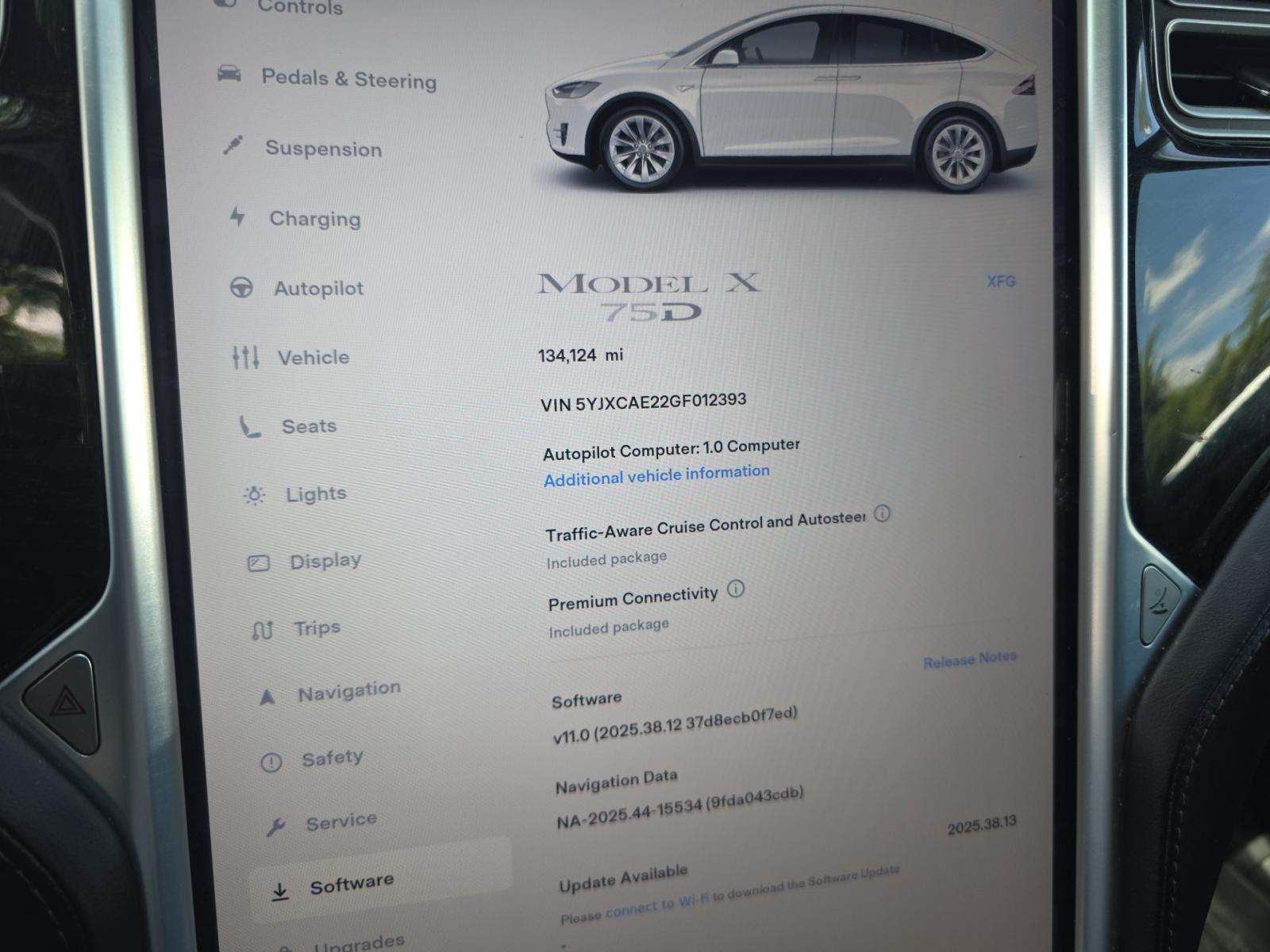 TESLA MODEL X - 7