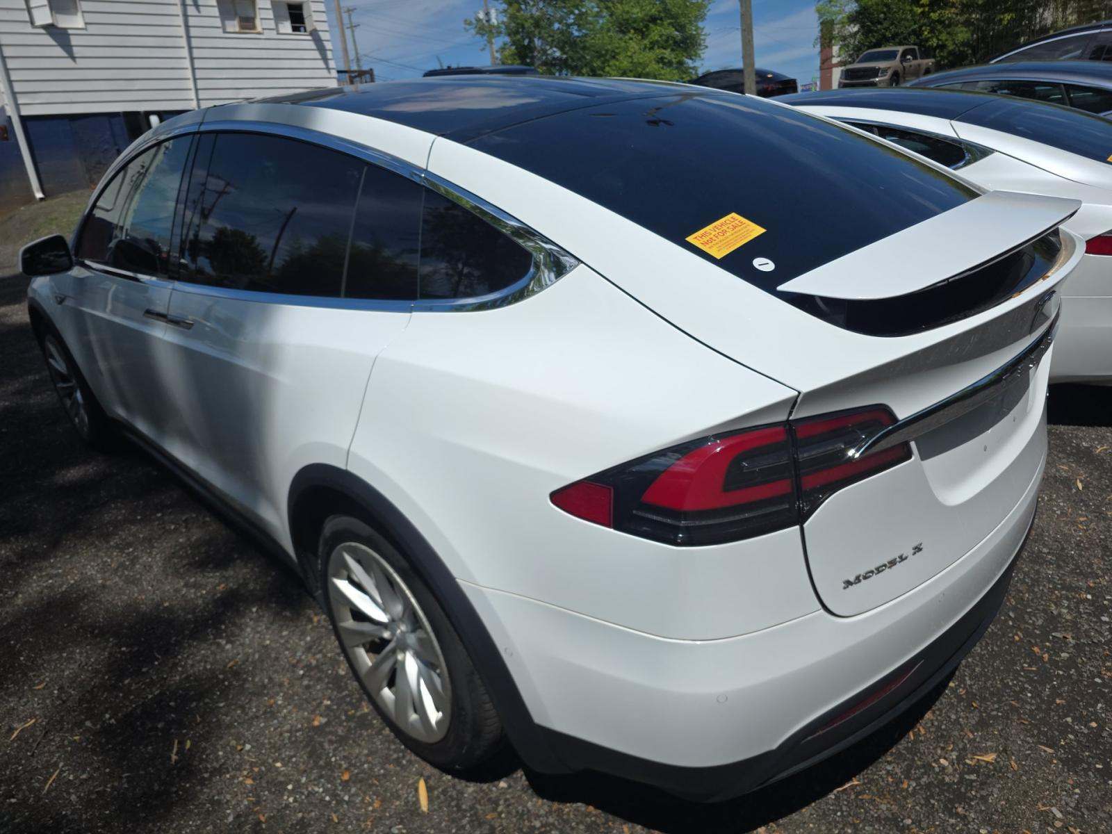 TESLA MODEL X - 2