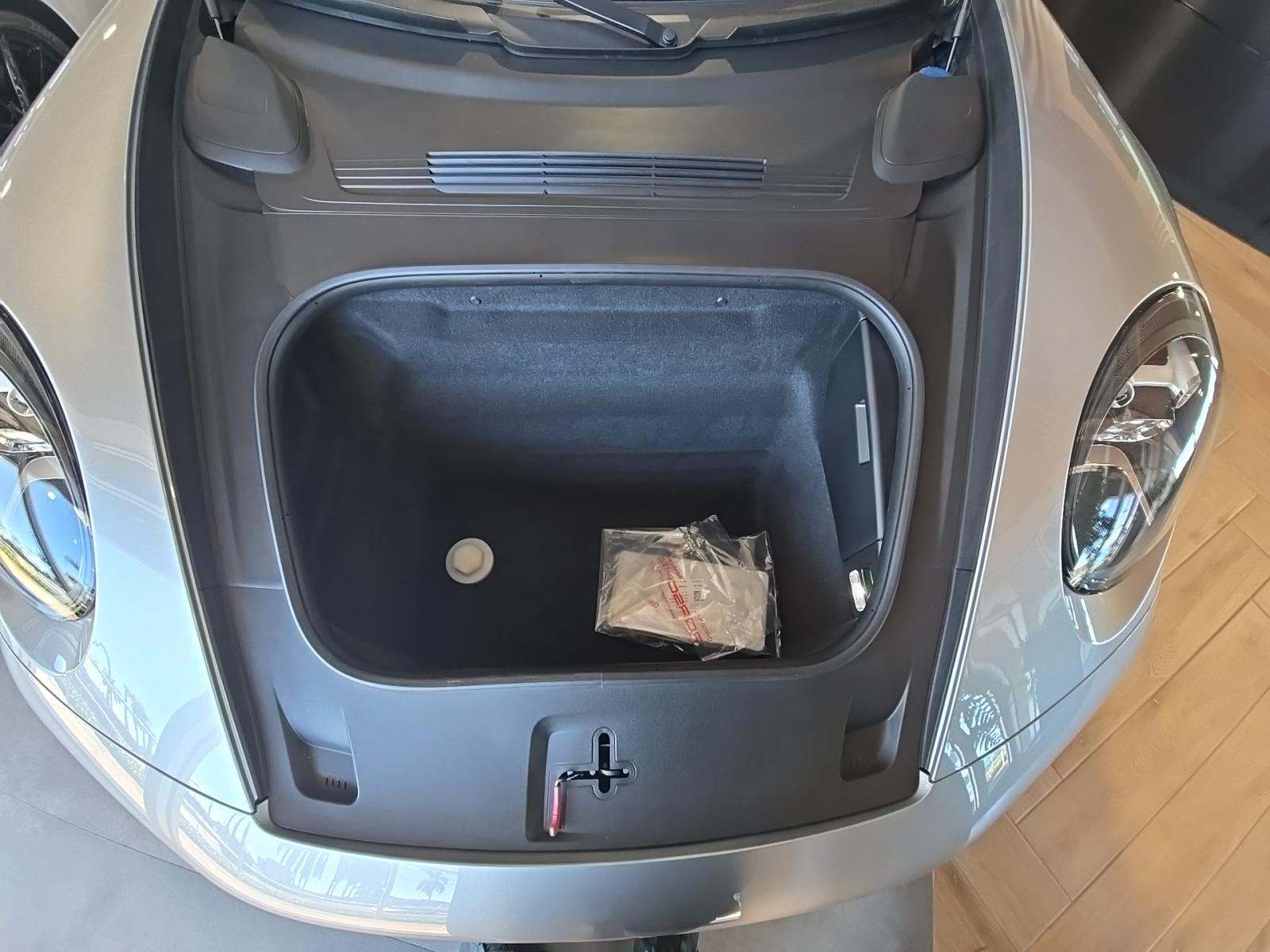 2024 Porsche 911 Carrera S RWD