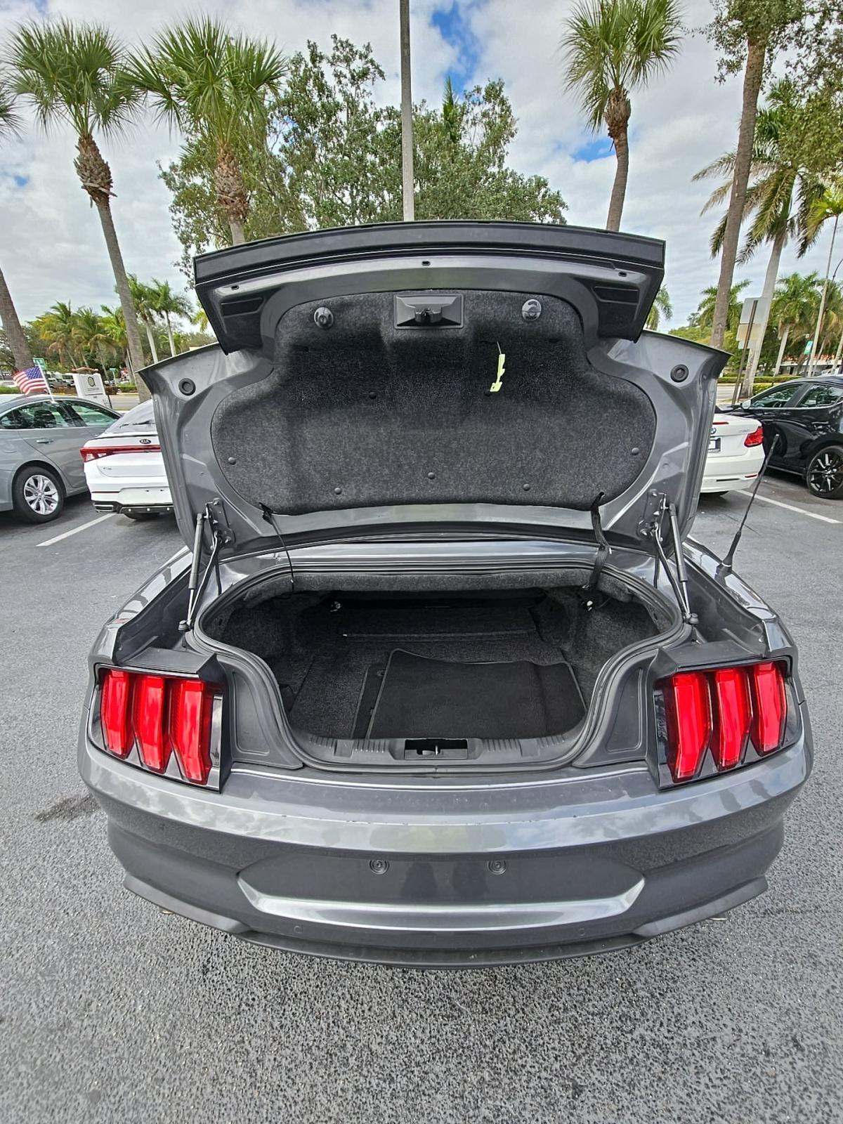 2022 Ford Mustang EcoBoost Premium RWD