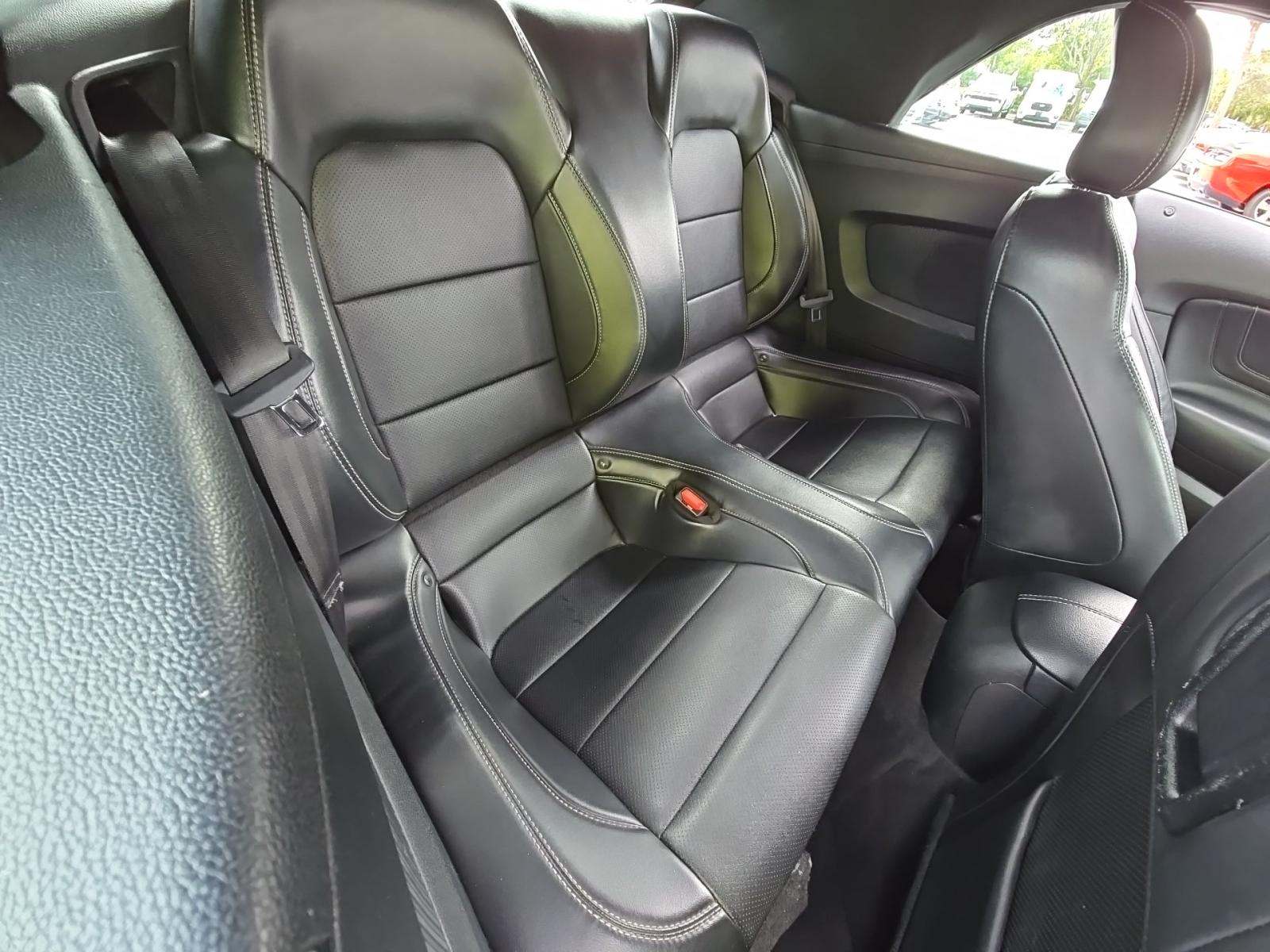 2022 Ford Mustang EcoBoost Premium RWD