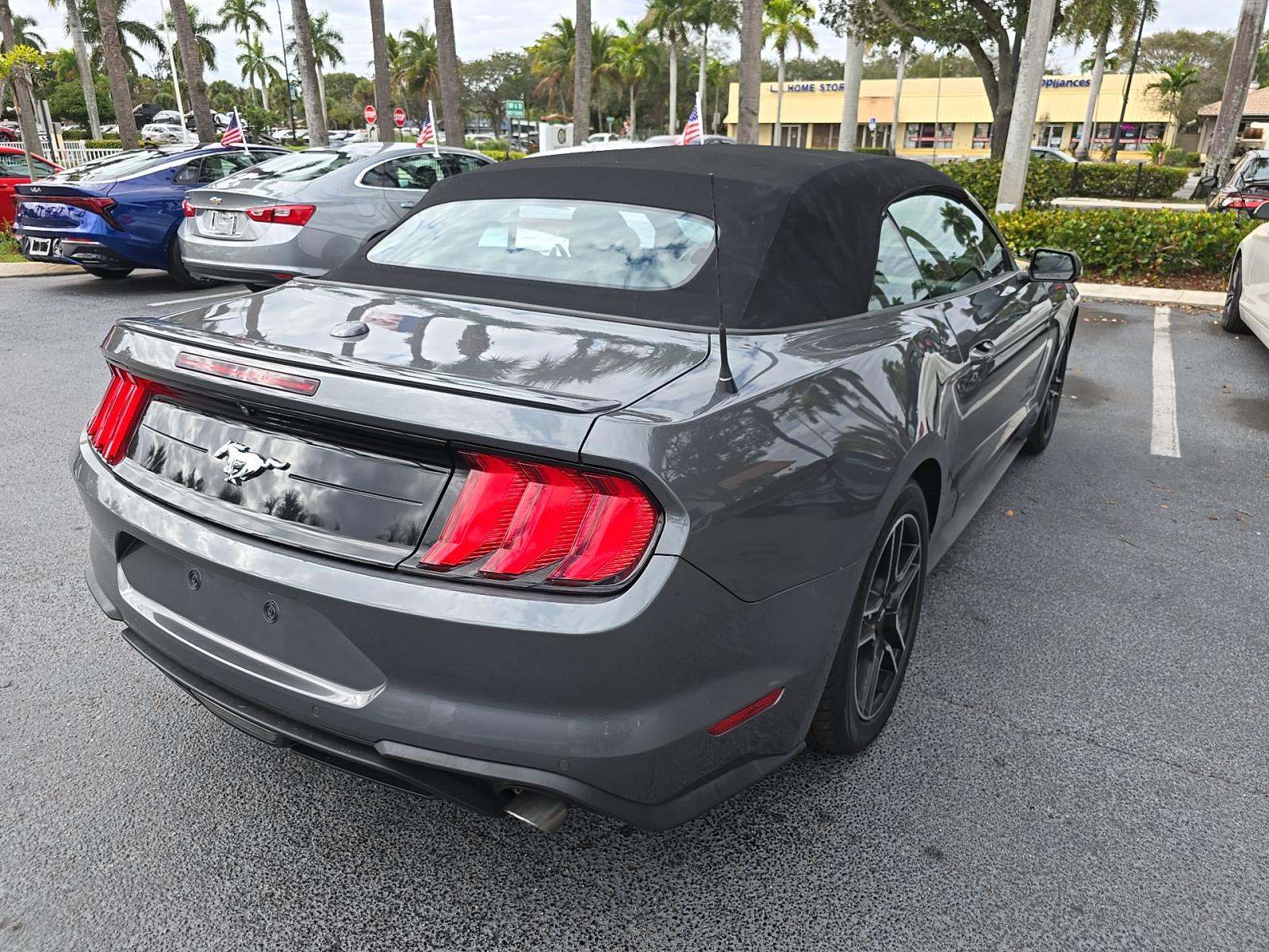 2022 Ford Mustang EcoBoost Premium RWD