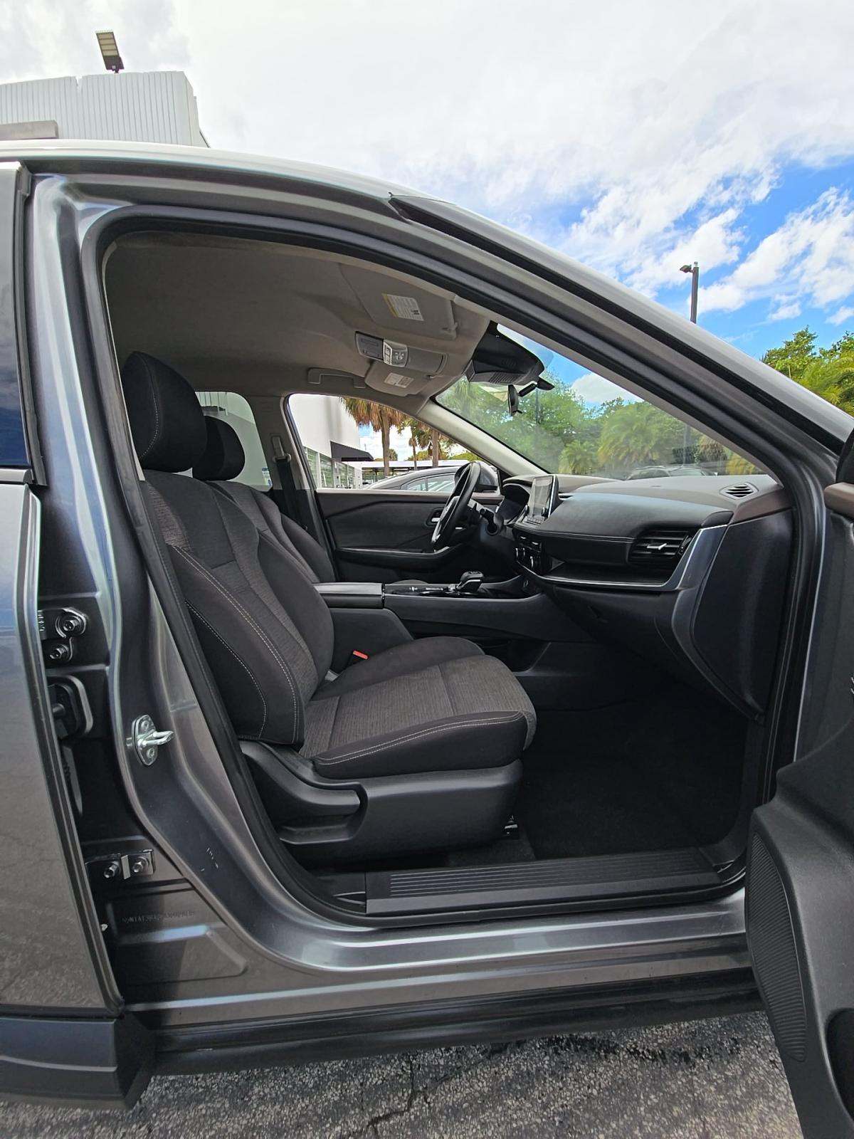 2021 Nissan Rogue SV FWD