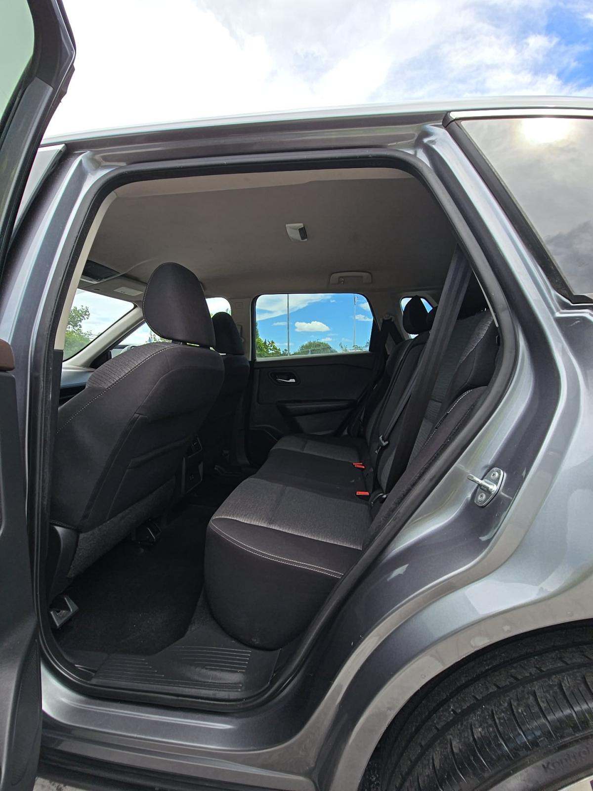 2021 Nissan Rogue SV FWD