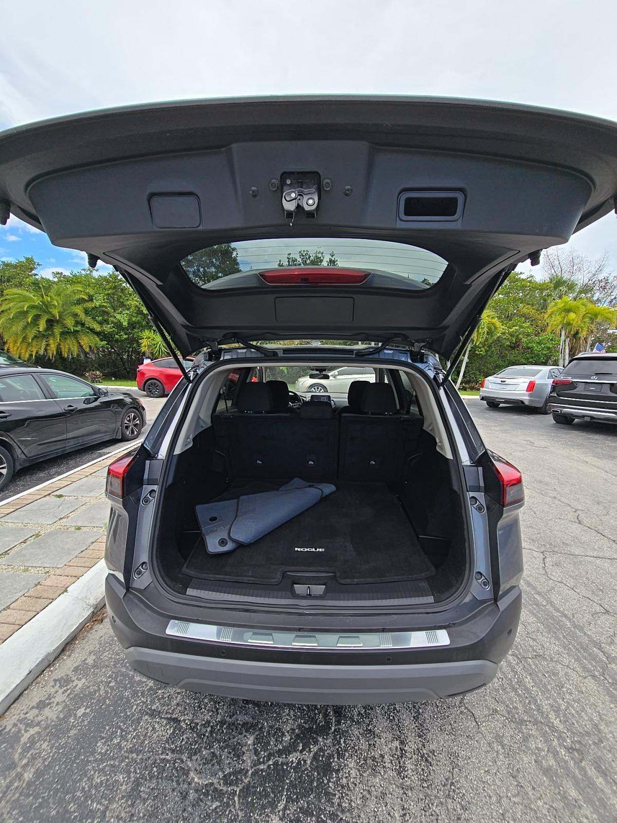 2021 Nissan Rogue SV FWD