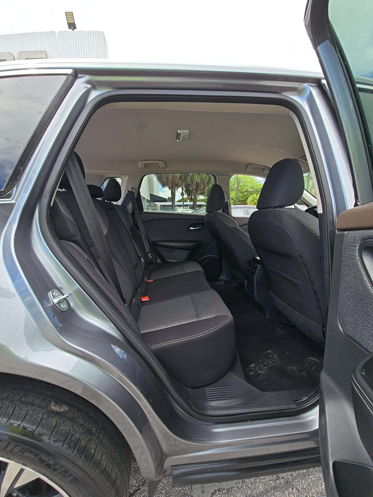 2021 Nissan Rogue SV FWD