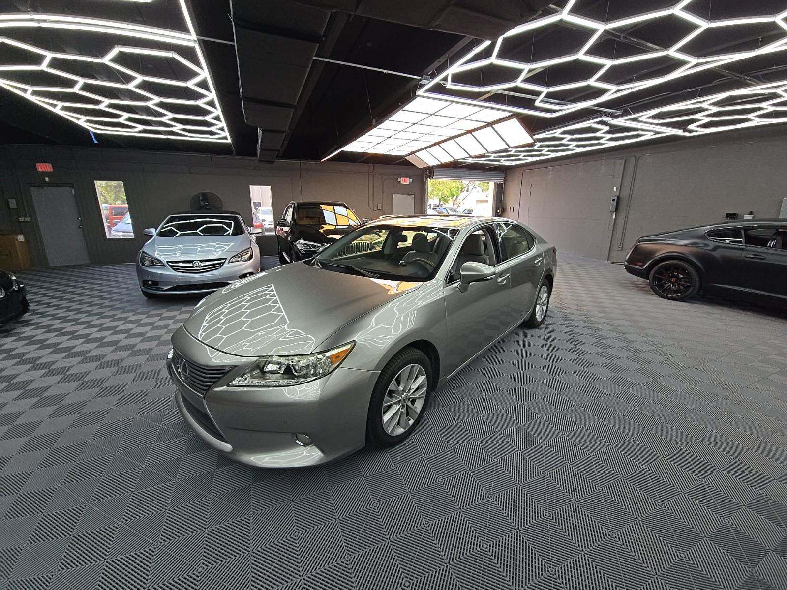 2015 Lexus ES 300h