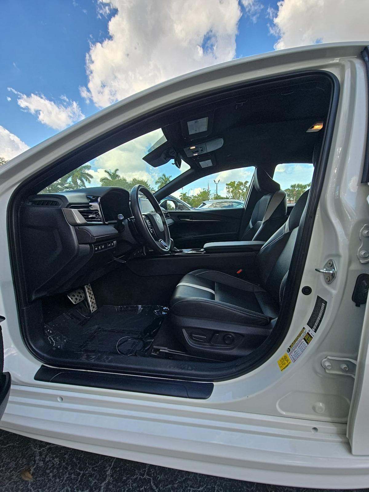 2025 Toyota Camry SE FWD