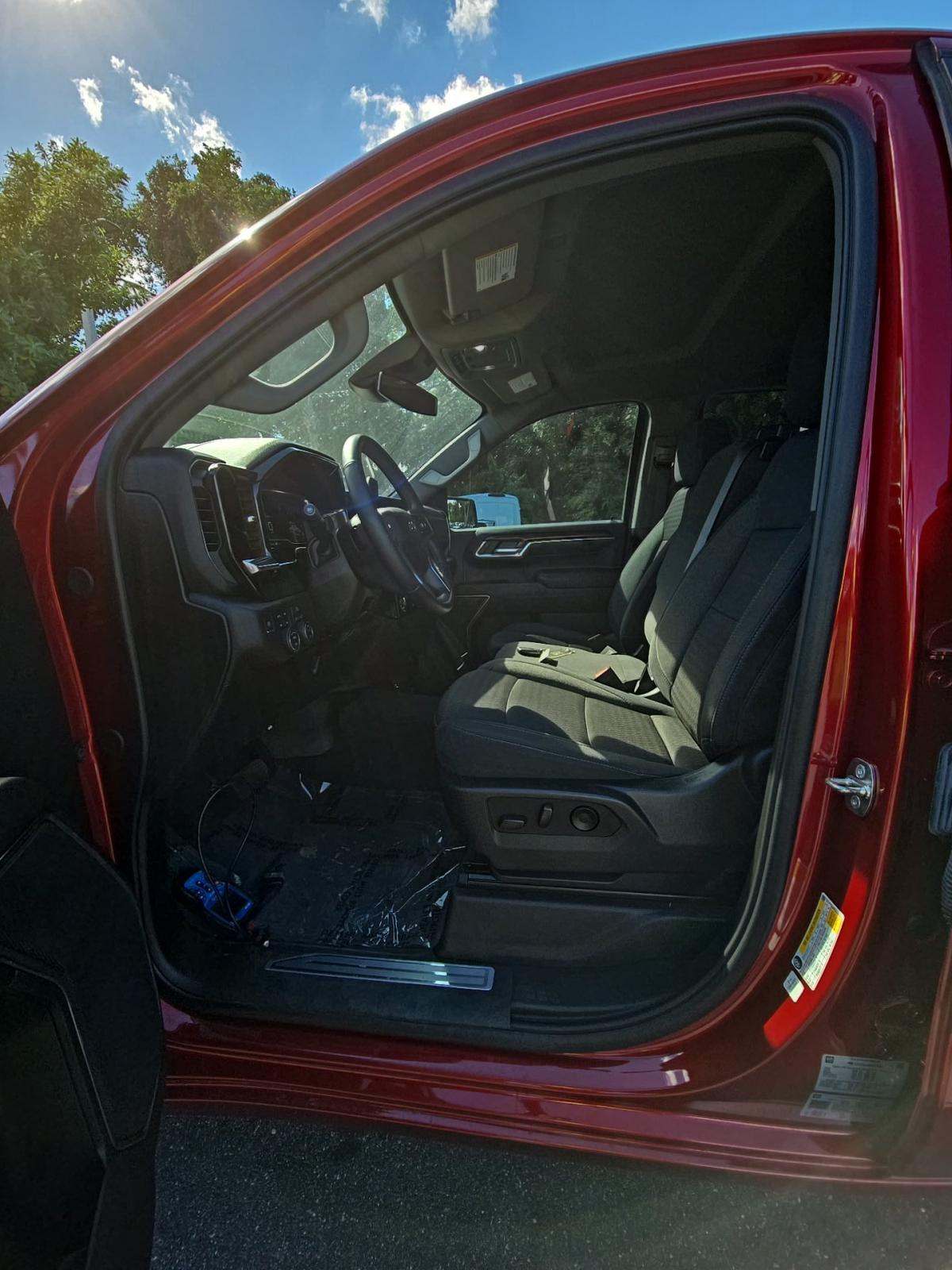 2024 Chevrolet Silverado 1500 RST AWD