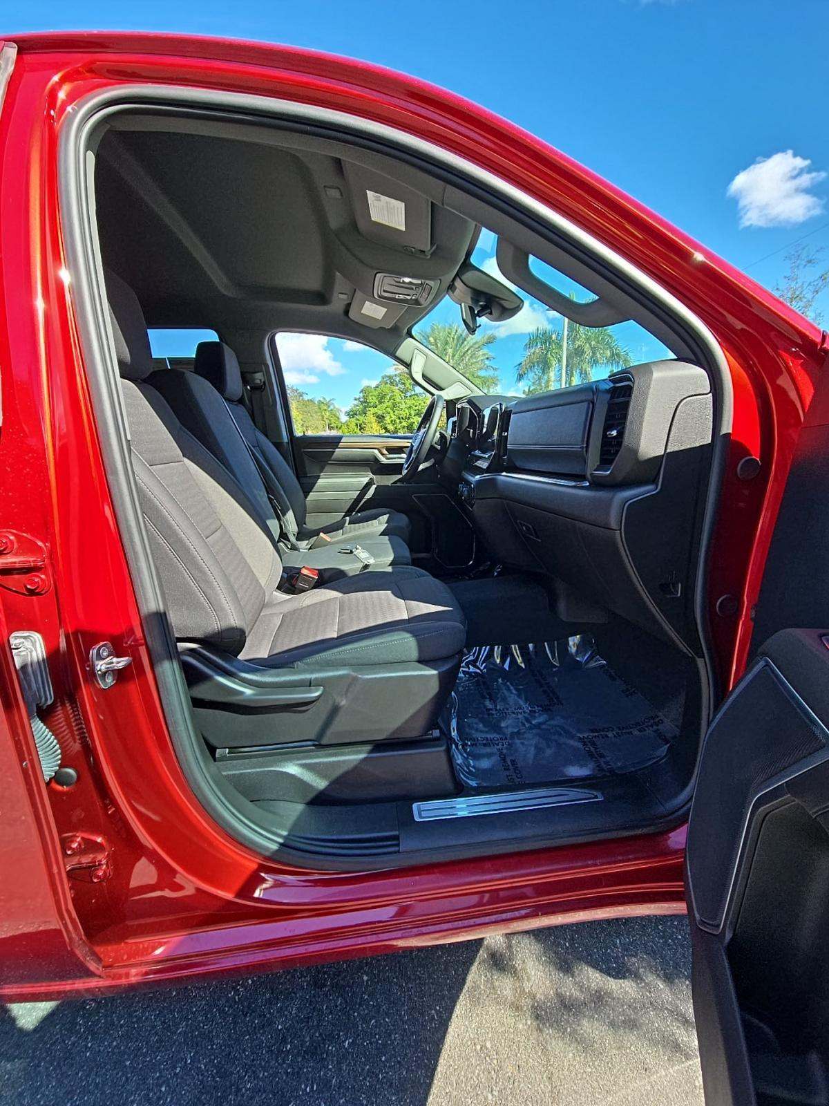 2024 Chevrolet Silverado 1500 RST AWD