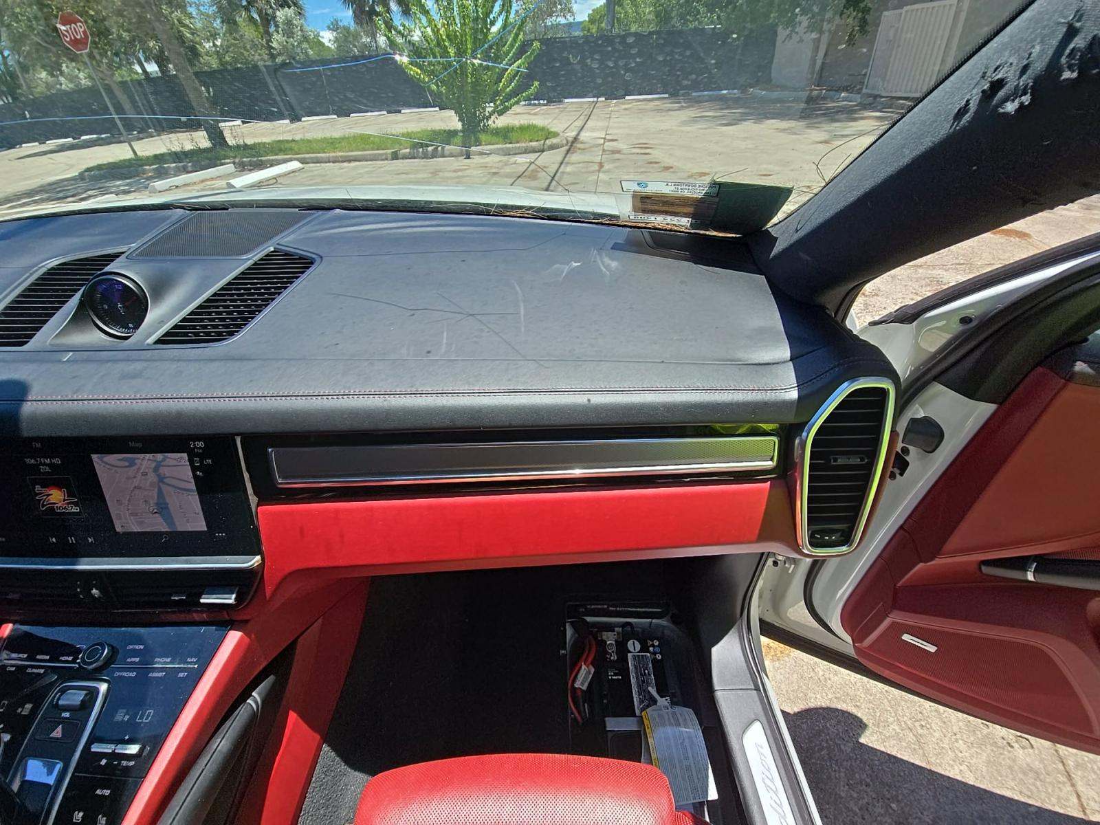 2022 Porsche Cayenne Platinum Edition AWD