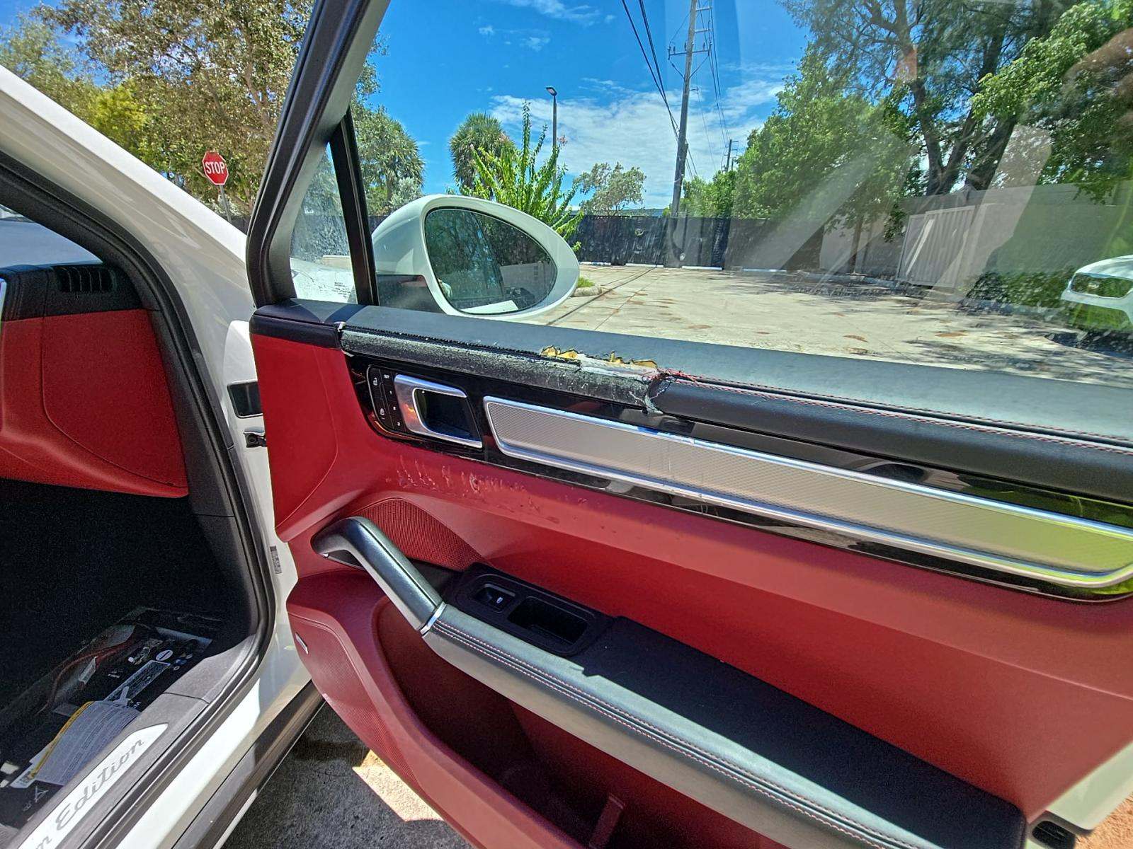 2022 Porsche Cayenne Platinum Edition AWD