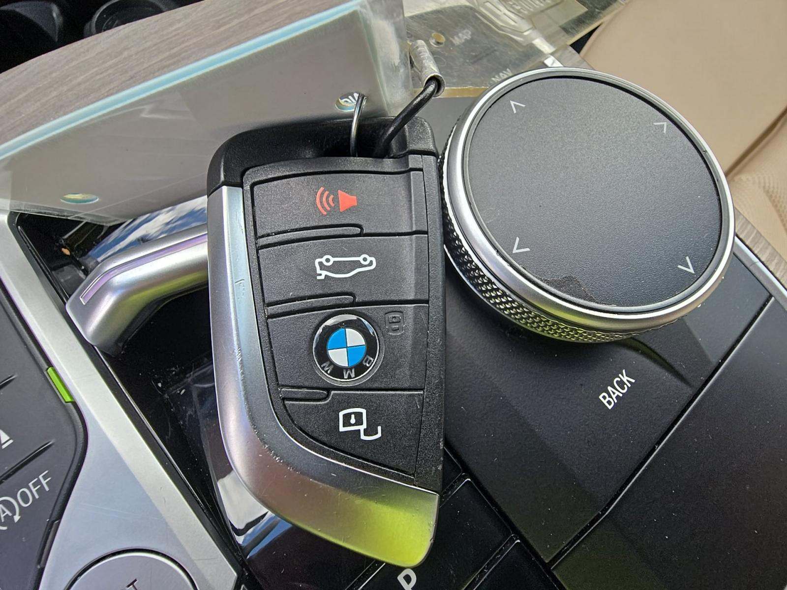 2025 BMW 3 Series 330i RWD