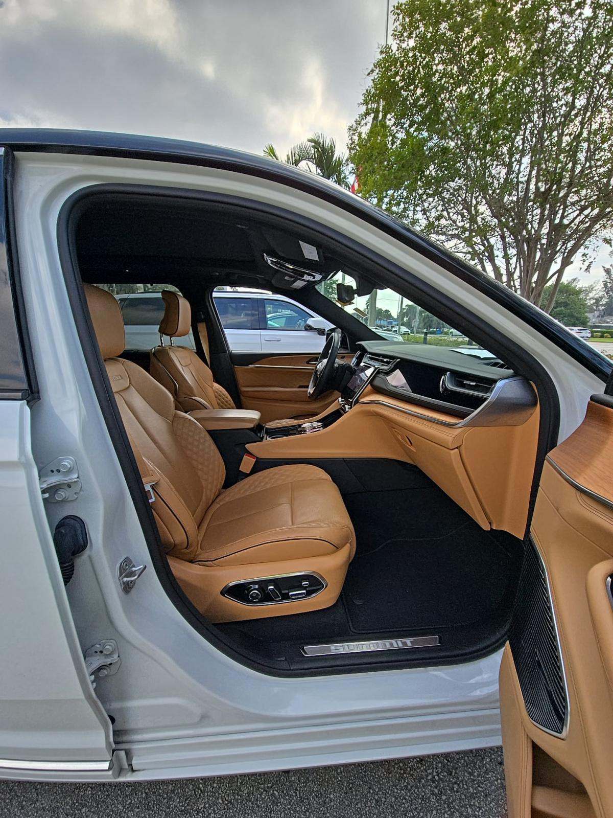 2022 Jeep Grand Cherokee 4xe Summit Reserve AWD