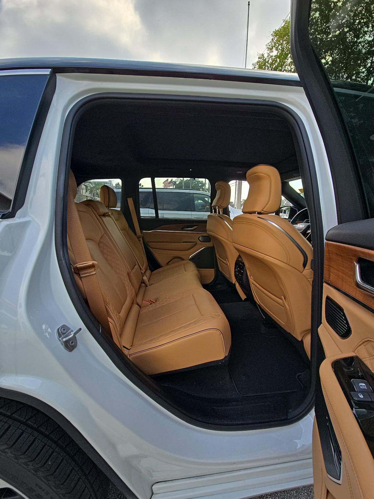 2022 Jeep Grand Cherokee 4xe Summit Reserve AWD