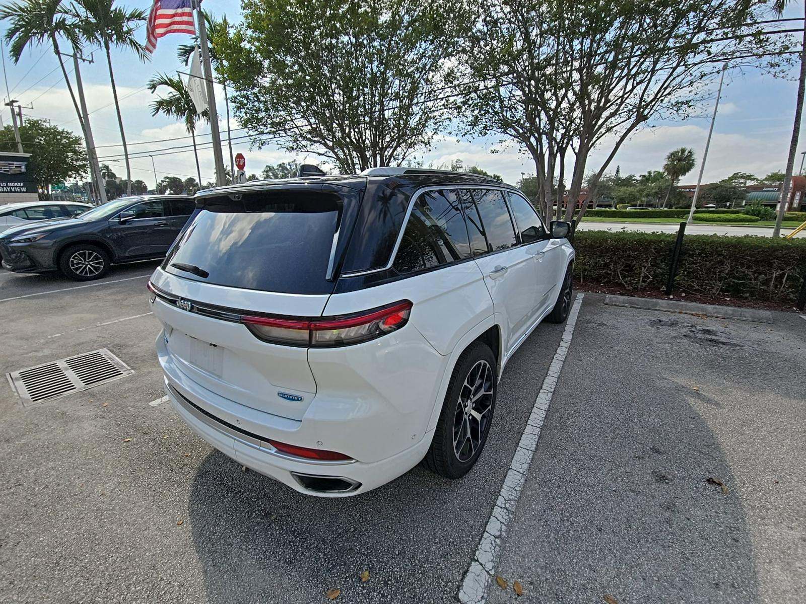 2022 Jeep Grand Cherokee 4xe Summit Reserve AWD