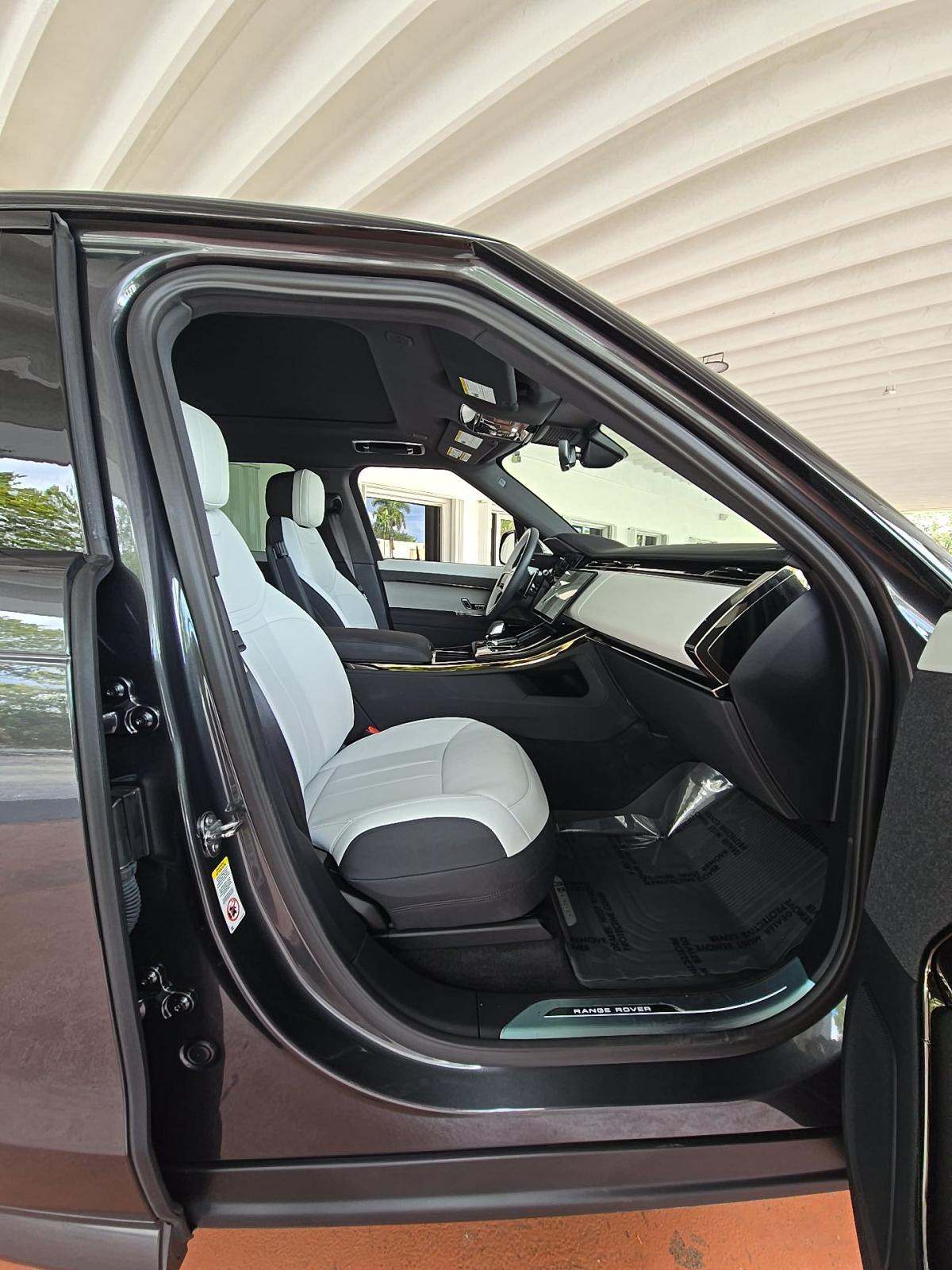 2025 Land Rover Range Rover Sport Dynamic SE AWD