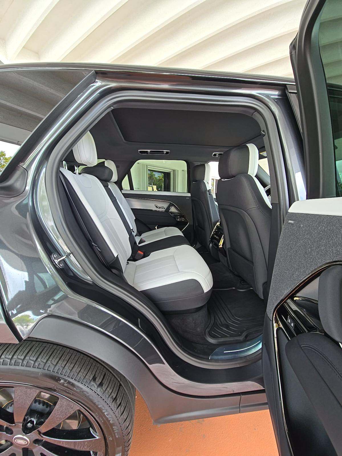 2025 Land Rover Range Rover Sport Dynamic SE AWD