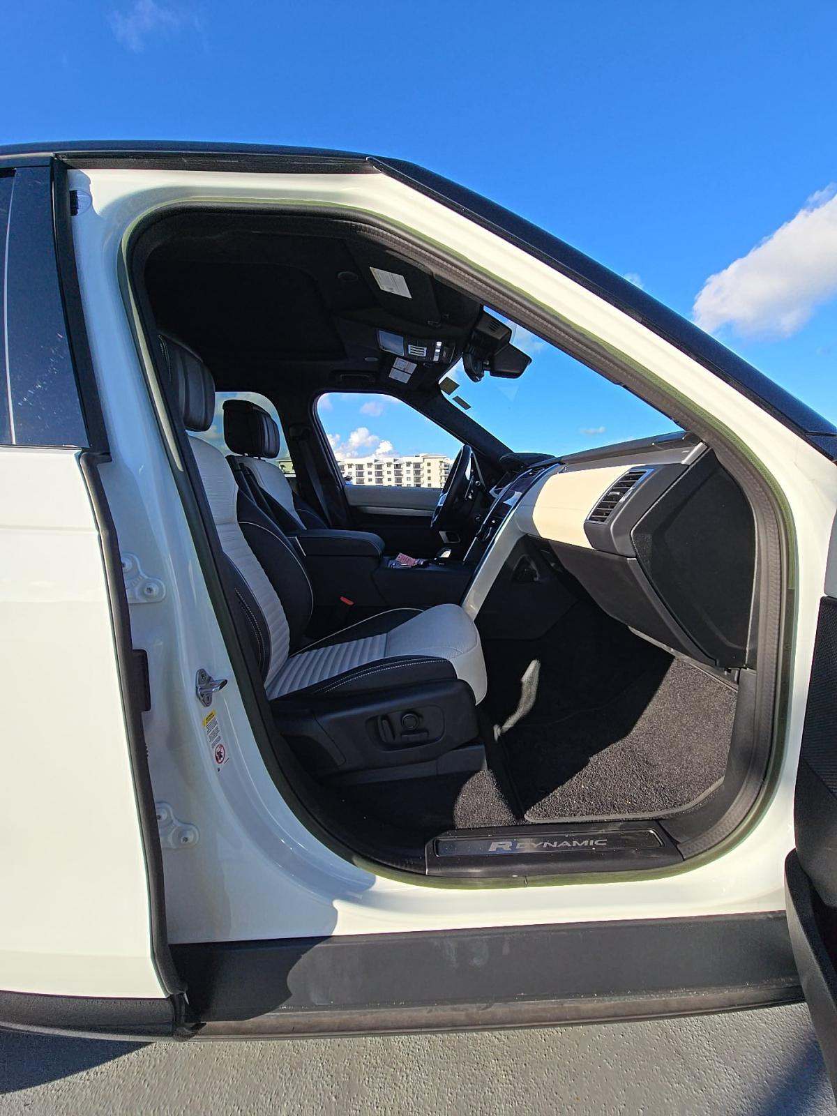 2023 Land Rover Discovery R-Dynamic HSE AWD