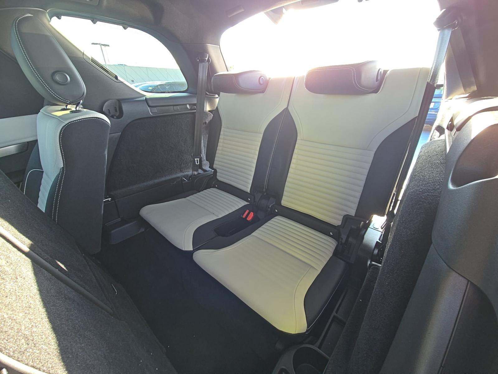 2023 Land Rover Discovery R-Dynamic HSE AWD