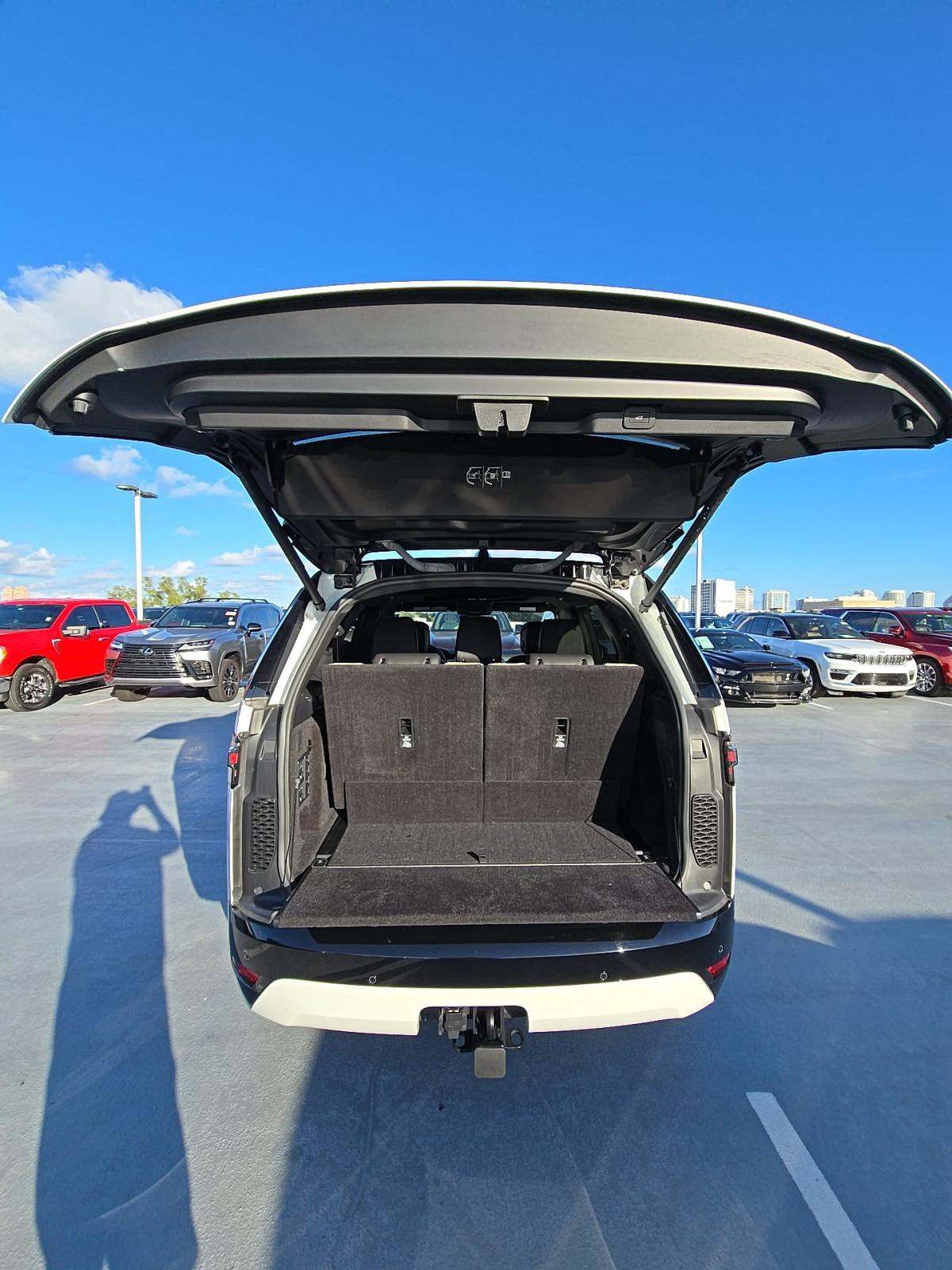 2023 Land Rover Discovery R-Dynamic HSE AWD