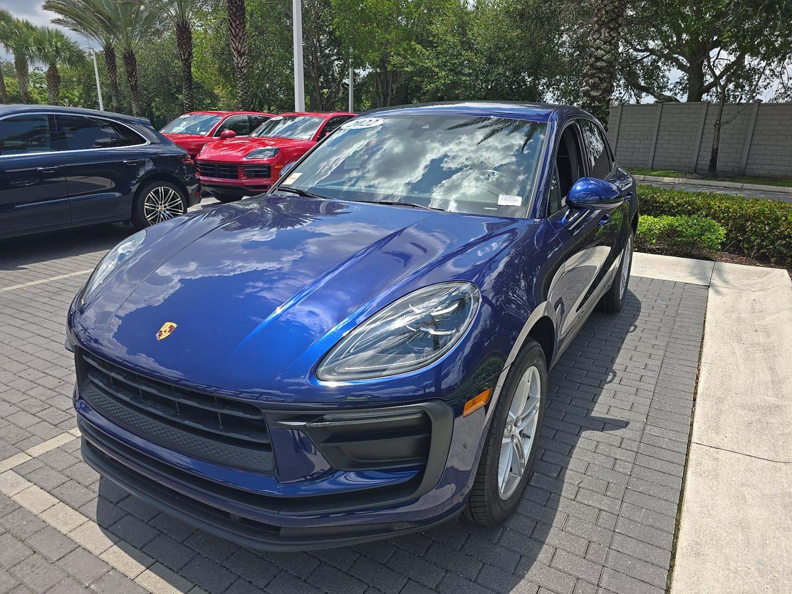 2022 Porsche Macan Base AWD