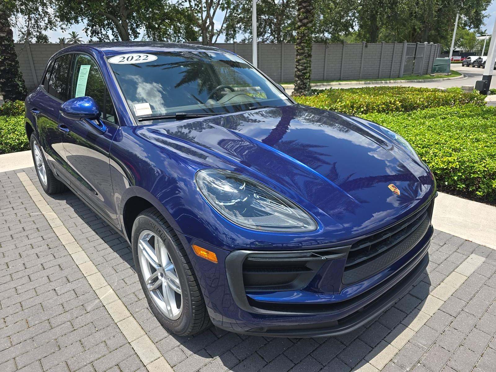 2022 Porsche Macan Base AWD