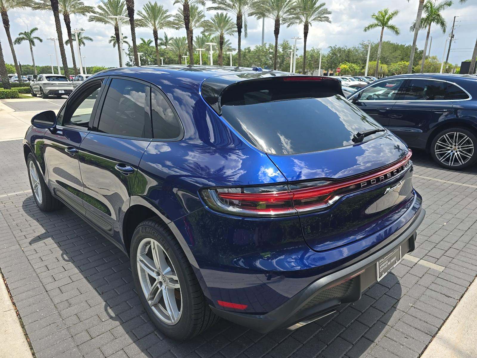 2022 Porsche Macan Base AWD