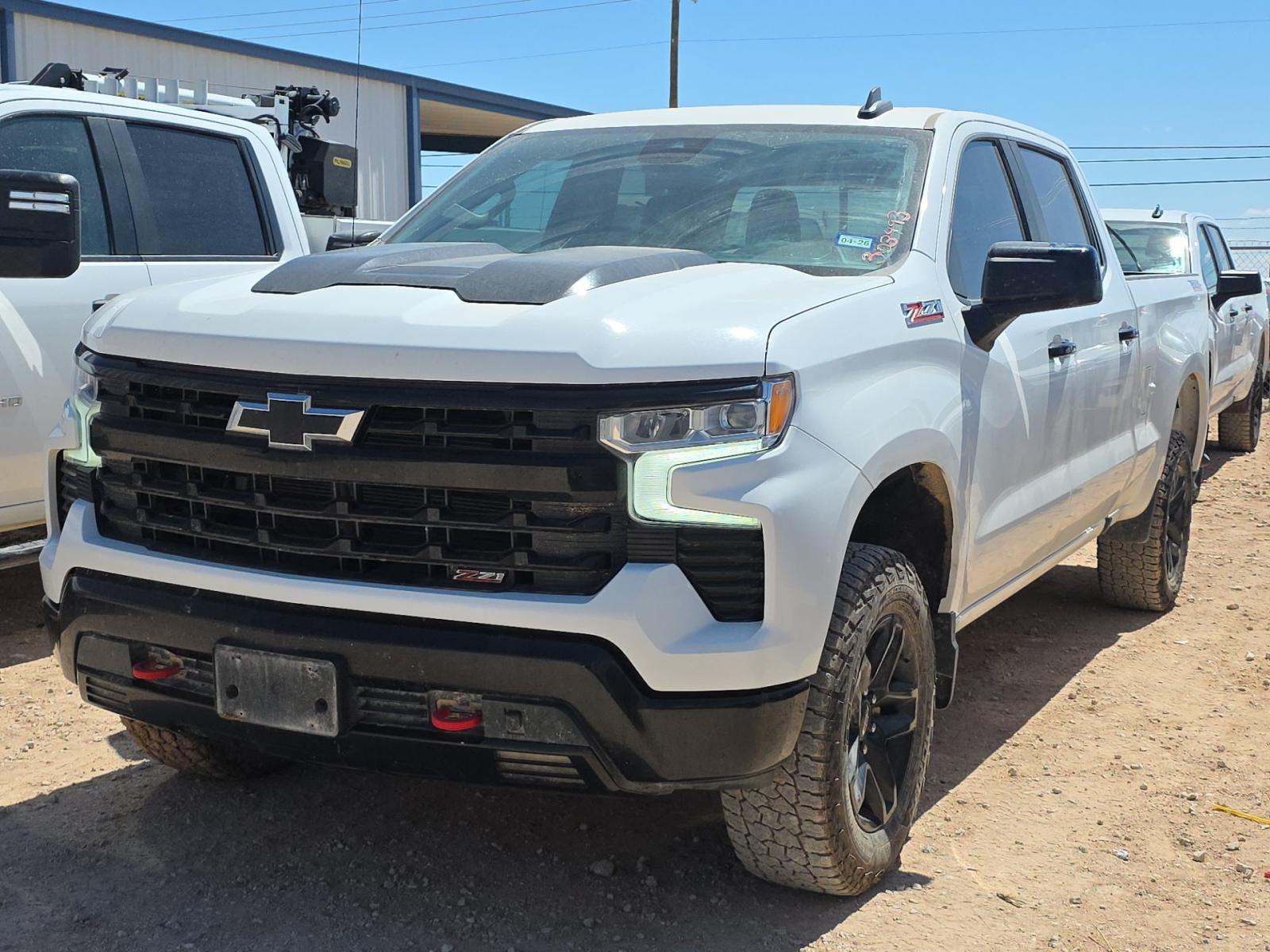 CHEVROLET SILVERADO - 1