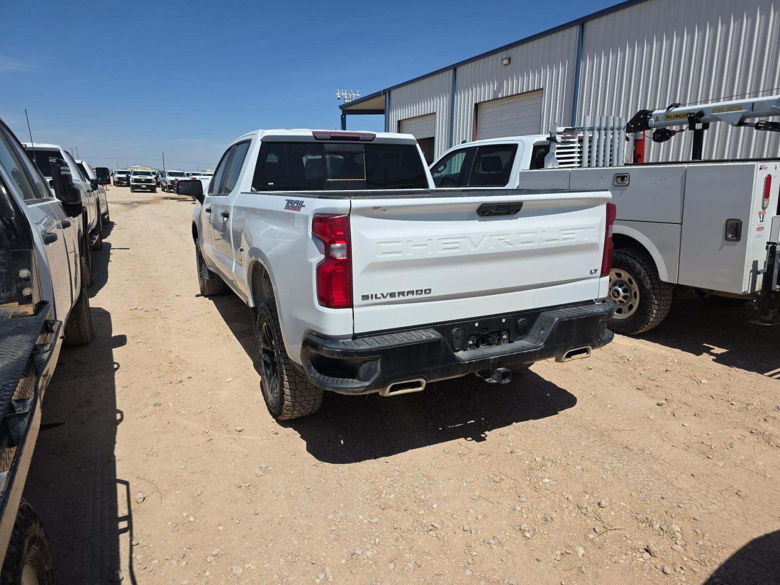 CHEVROLET SILVERADO - 2