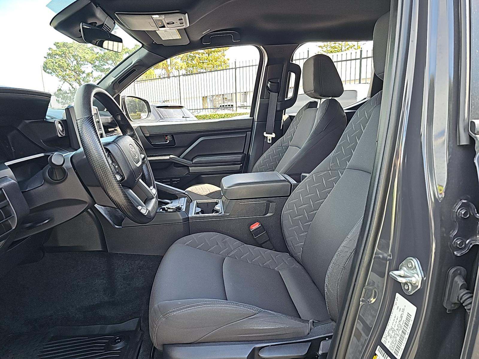 2024 Toyota Tacoma SR5 AWD