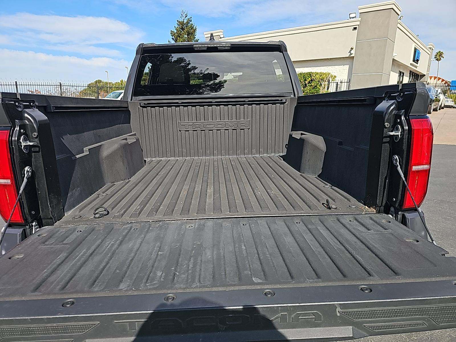 2024 Toyota Tacoma SR5 AWD