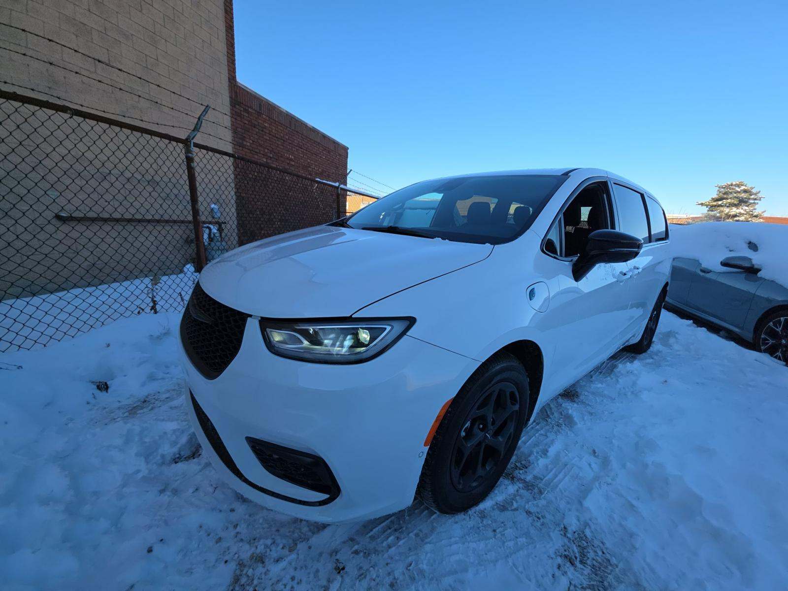 2024 Chrysler Pacifica Hybrid Select S Appearance FWD