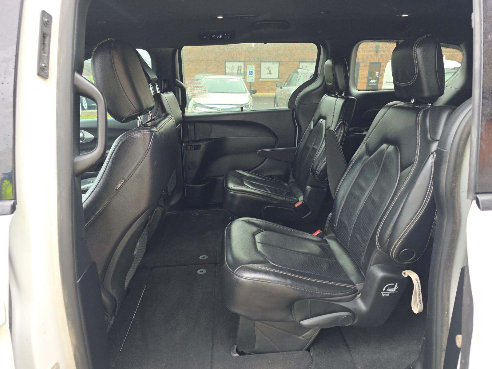 2022 Chrysler Pacifica Touring L AWD