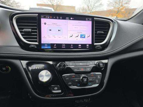 2022 Chrysler Pacifica Touring L AWD