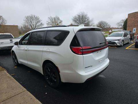 2022 Chrysler Pacifica Touring L AWD