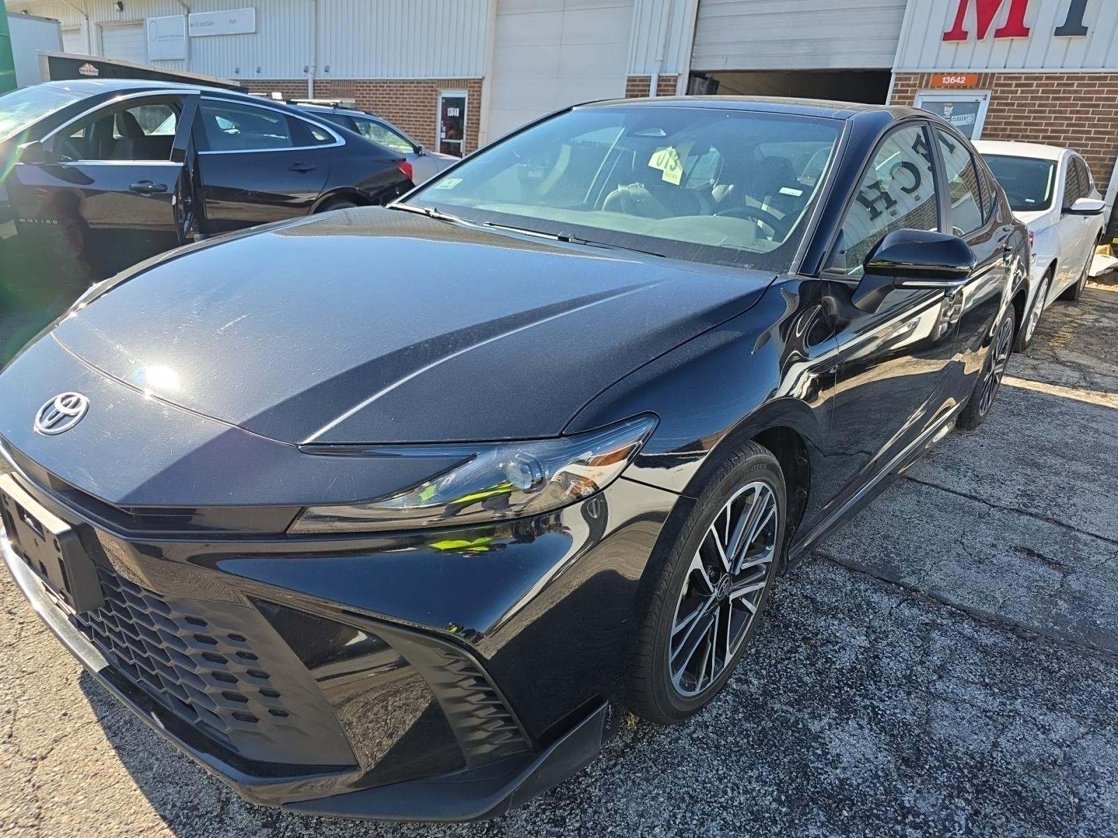 2025 Toyota Camry SE FWD